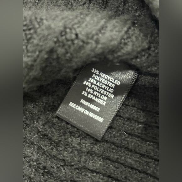 UEC TORRID Vegan Cashmere Black Vest Sweater SZ 1 - Picture 8 of 10